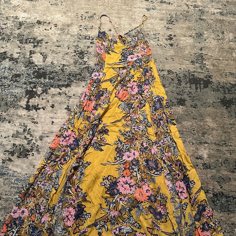 Free people Maxi Dress size small! 💛💛